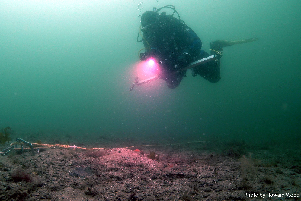 Lauren-James-doing-an-underwater-survey-1-Howard-Wood-NC A diver completes an underwater survey (photo: Howard Wood)